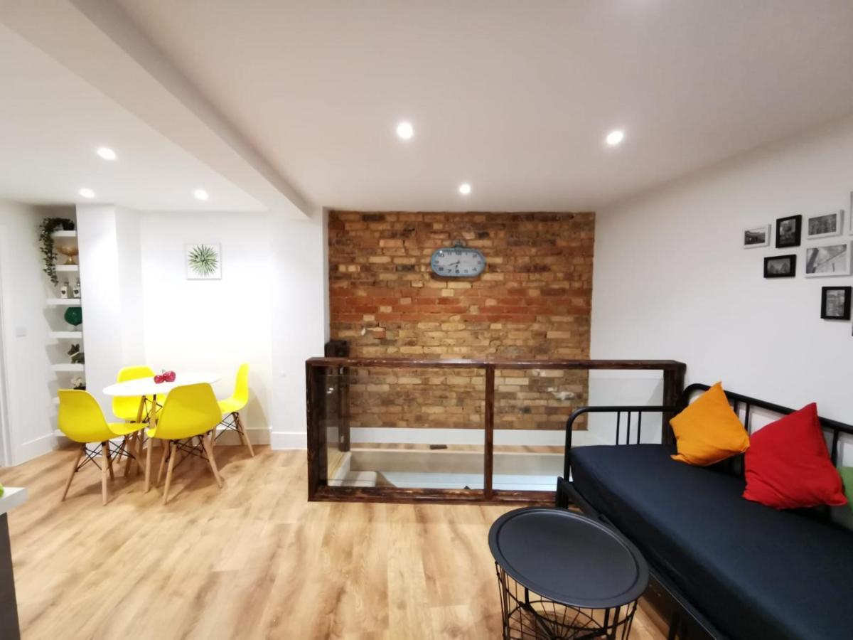 4 Sleeps And Travel Cot- Close To Beach And Restaurants Μπόρνμουθ Εξωτερικό φωτογραφία